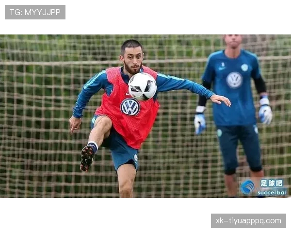 故意回传门将犯规规则解析及裁判判罚细节揭秘
