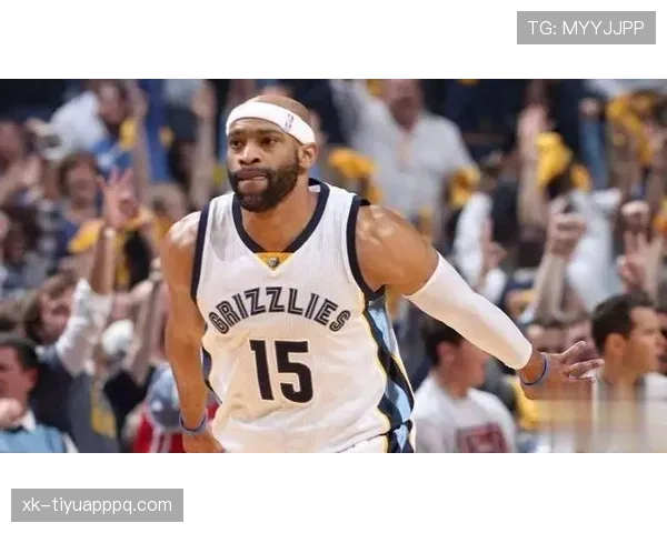 卡特无球跑动制造错位，拉开空间效率提升