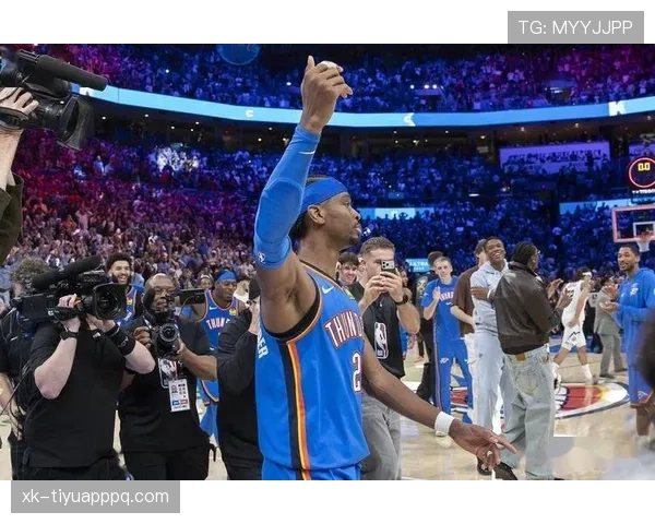 张伯伦单打拉开内线差距，篮板统治力超越同时代巨星